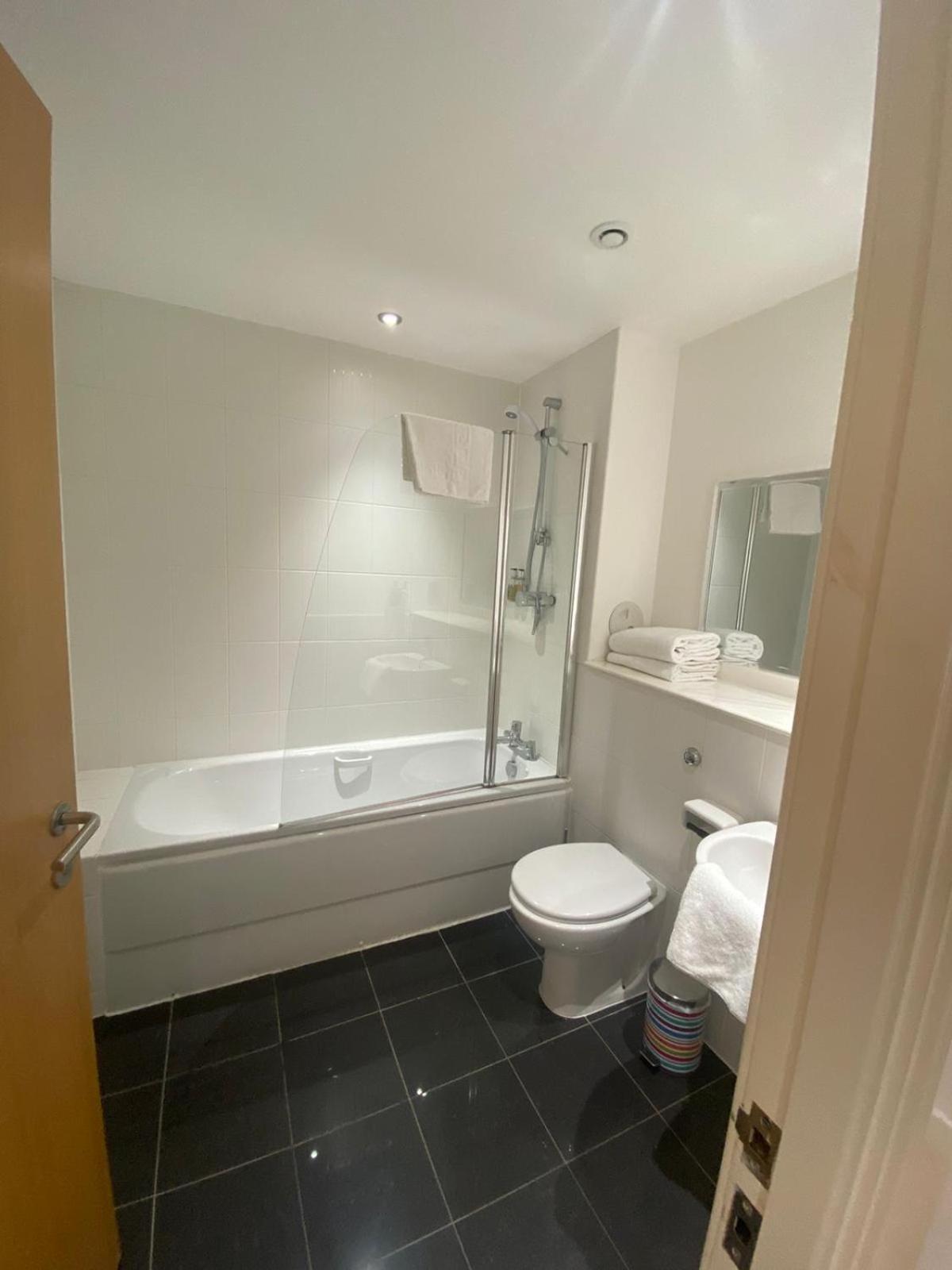 Grand Harbour Apartments Edimburgo Esterno foto